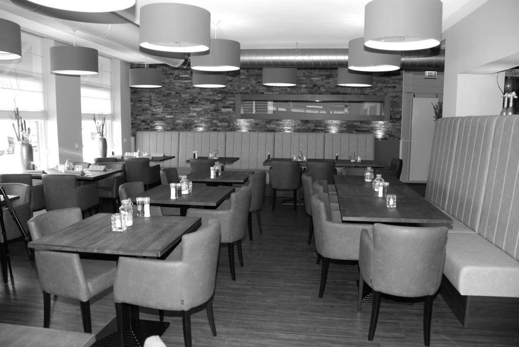 Hotel-Restaurant Thuis! Dinteloord エクステリア 写真