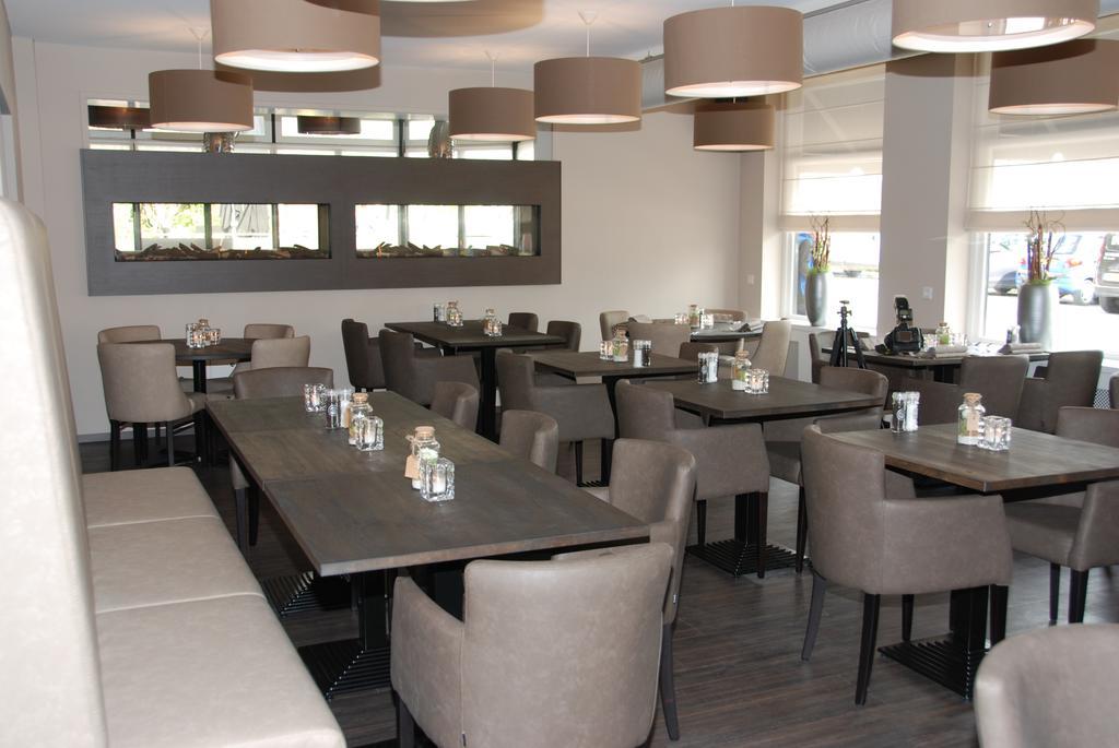 Hotel-Restaurant Thuis! Dinteloord エクステリア 写真